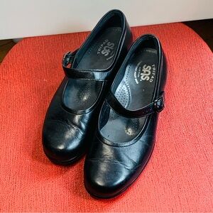 SAS Black Mary Jane Shoes 6.5 W
